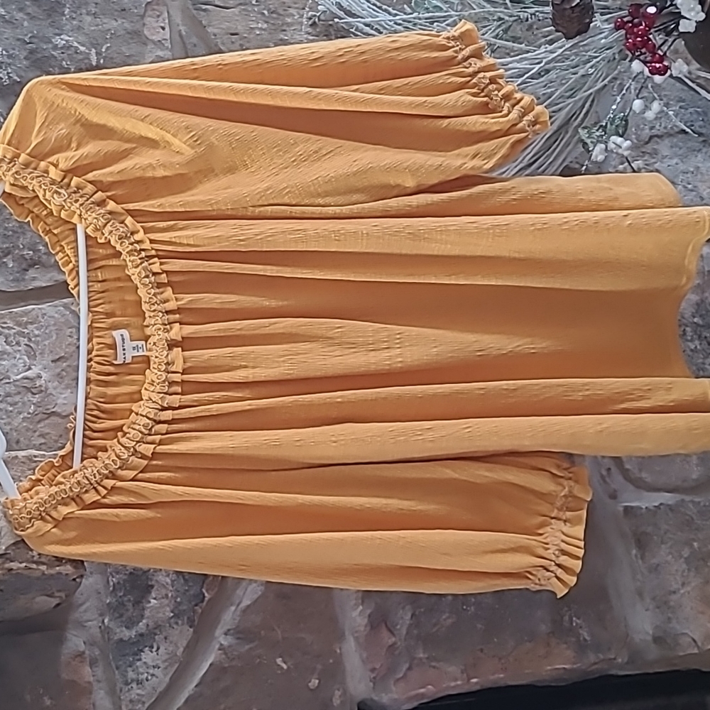 GUC Max Studio Gold Top Size 1X